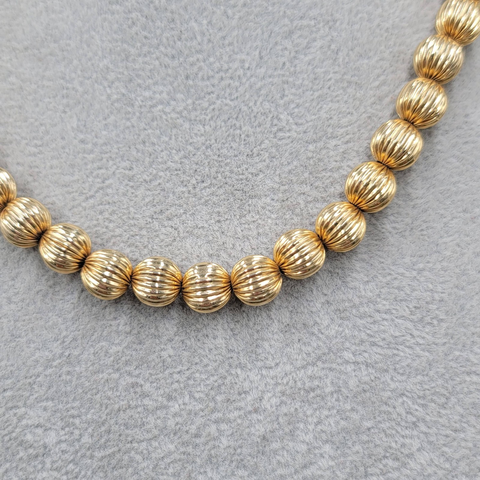 Vintage Ribbed Metal Bead Necklace 10 mm Gold Plated 18″