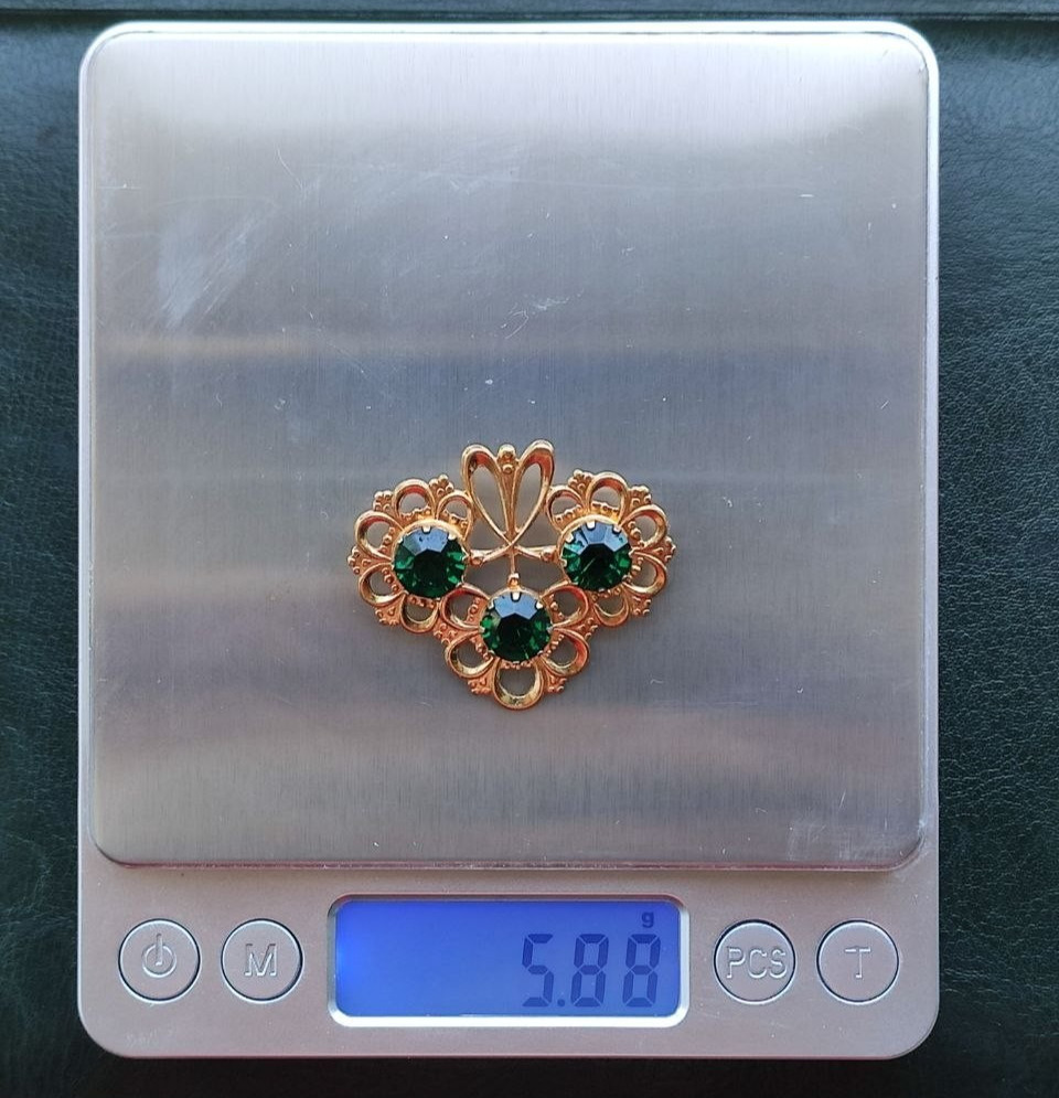 Vintage Soviet USSR Brooch Pin Green Glass Openwork Gold Tone 1980s