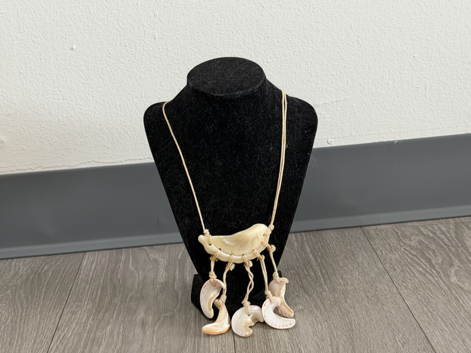 Vintage Hand Knotted Polished Large Sea Shell Beaded Long Necklace Unique Design