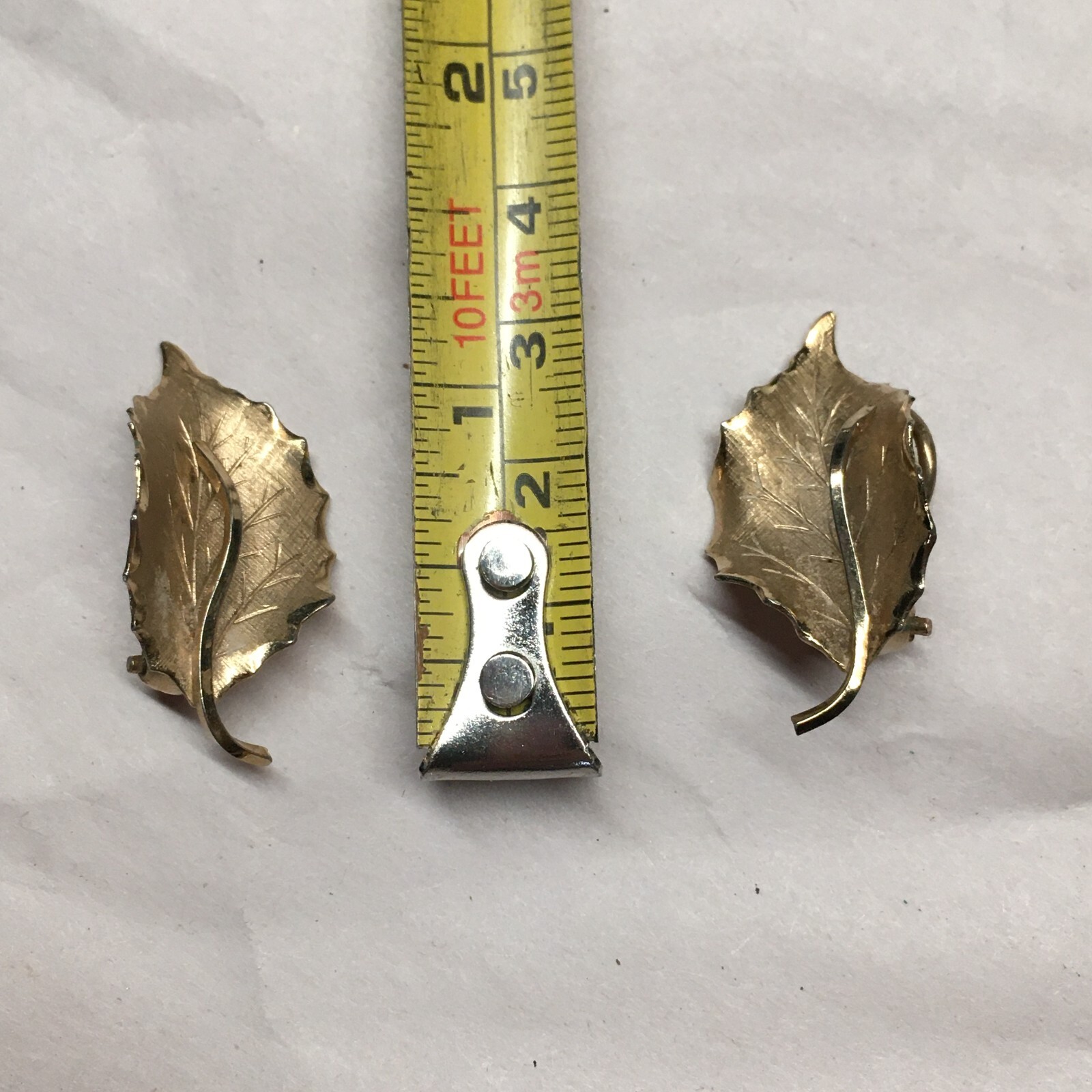 Vintage Signed Wells 1/20 12k Gold Filled Leaf Earrings Clip on 1-1/4”