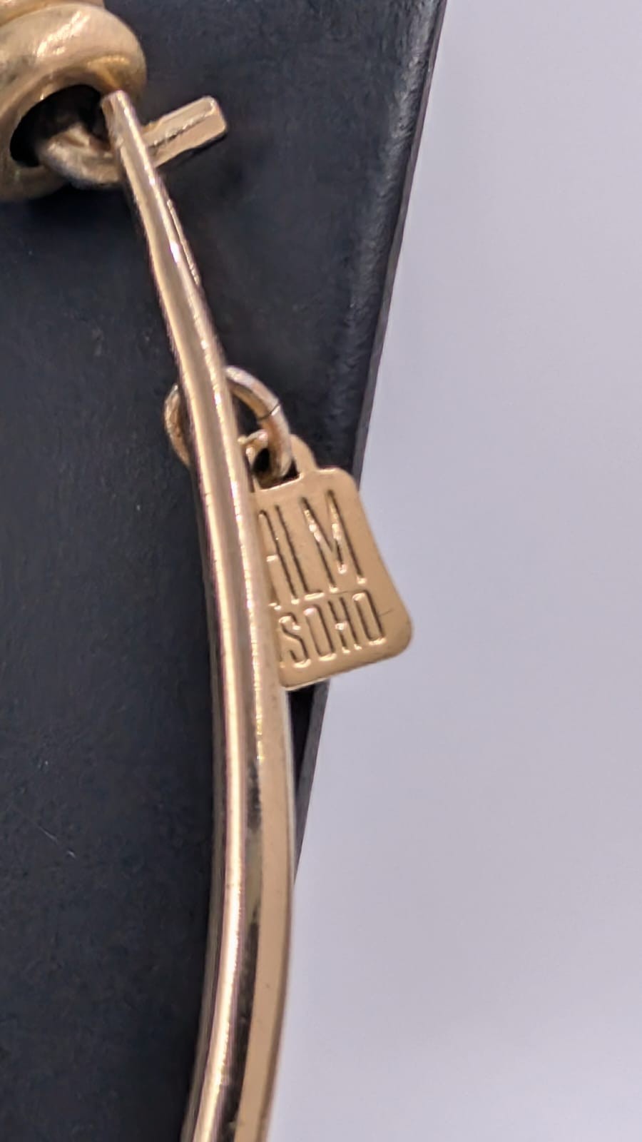 RLM Robert Lee Morris Soho Gold Tone Absract Stone Pendant Choker Necklace JN01