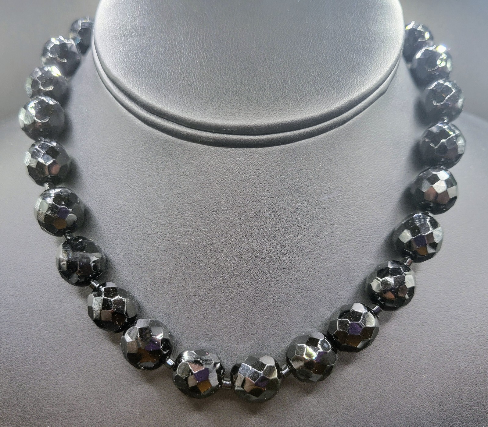Vintage HOBE Beaded Necklace JET BLACK FACETED 10mm Beads 15-17″ CHOKER Classic