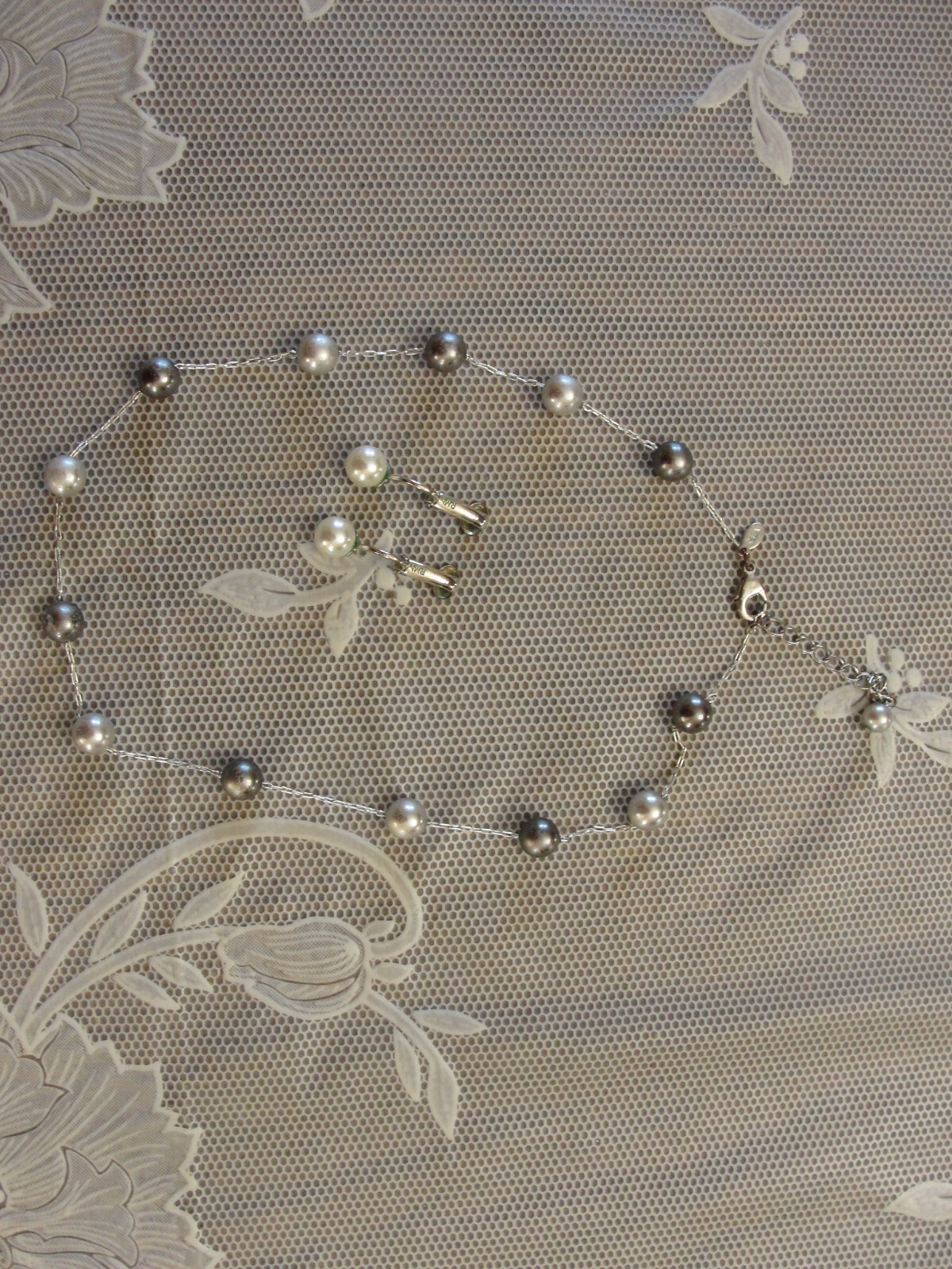 RMN Roman Gray Slver Faux Pearl Silver Chain Necklace with White Pearl Earrings
