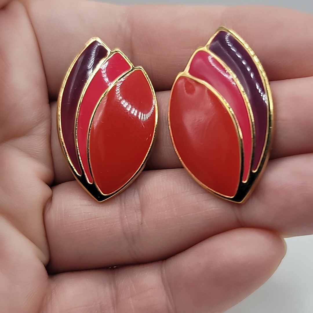 Unsigned Vintage Avon Paradise Colors Purple Pink Red Enamel Pierced Earrings