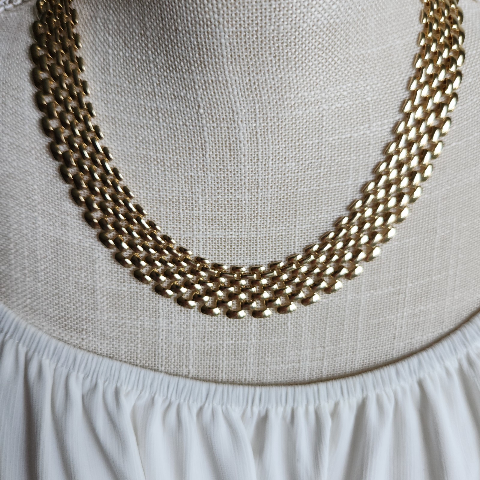 Vintage Gold Tone Mesh Link Necklace | 16″ Fluid Chain Collar