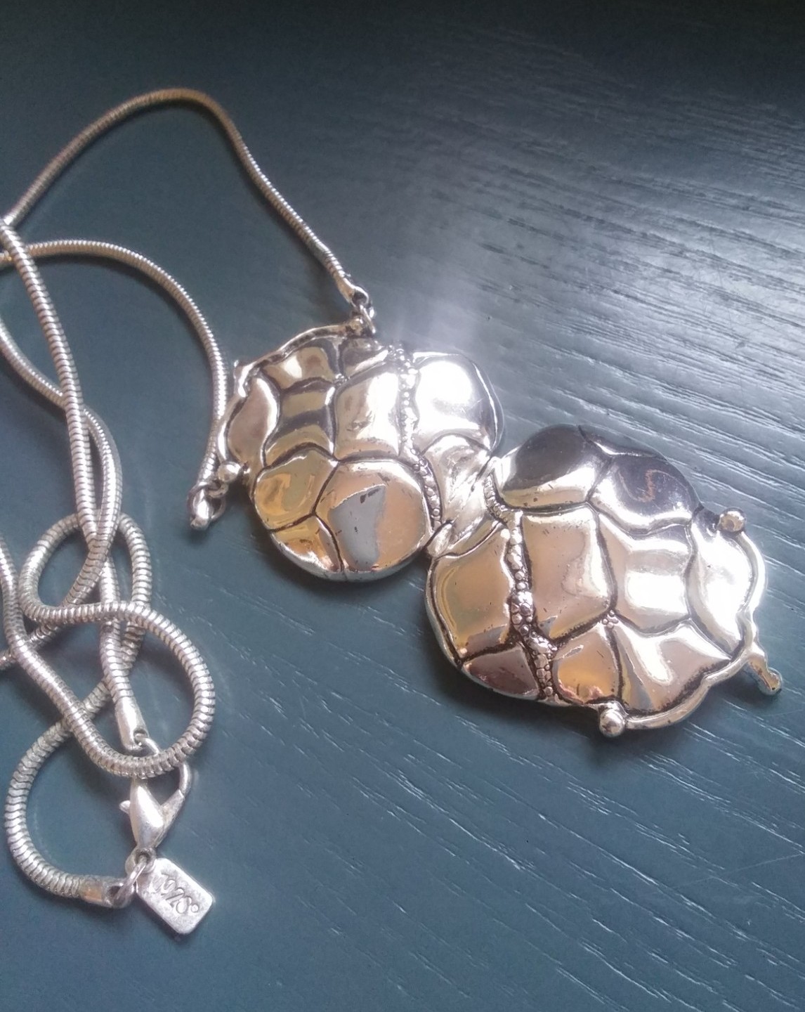 Vintage 1928 Jewelry Co Silver Tone Purse Locket Necklace. As Is J1026