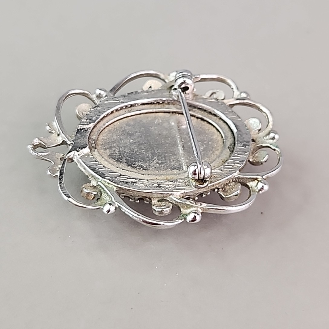Vintage Foiled Glass Cabochon Brooch Aventurine Glittered Blue Undertone 1.5″