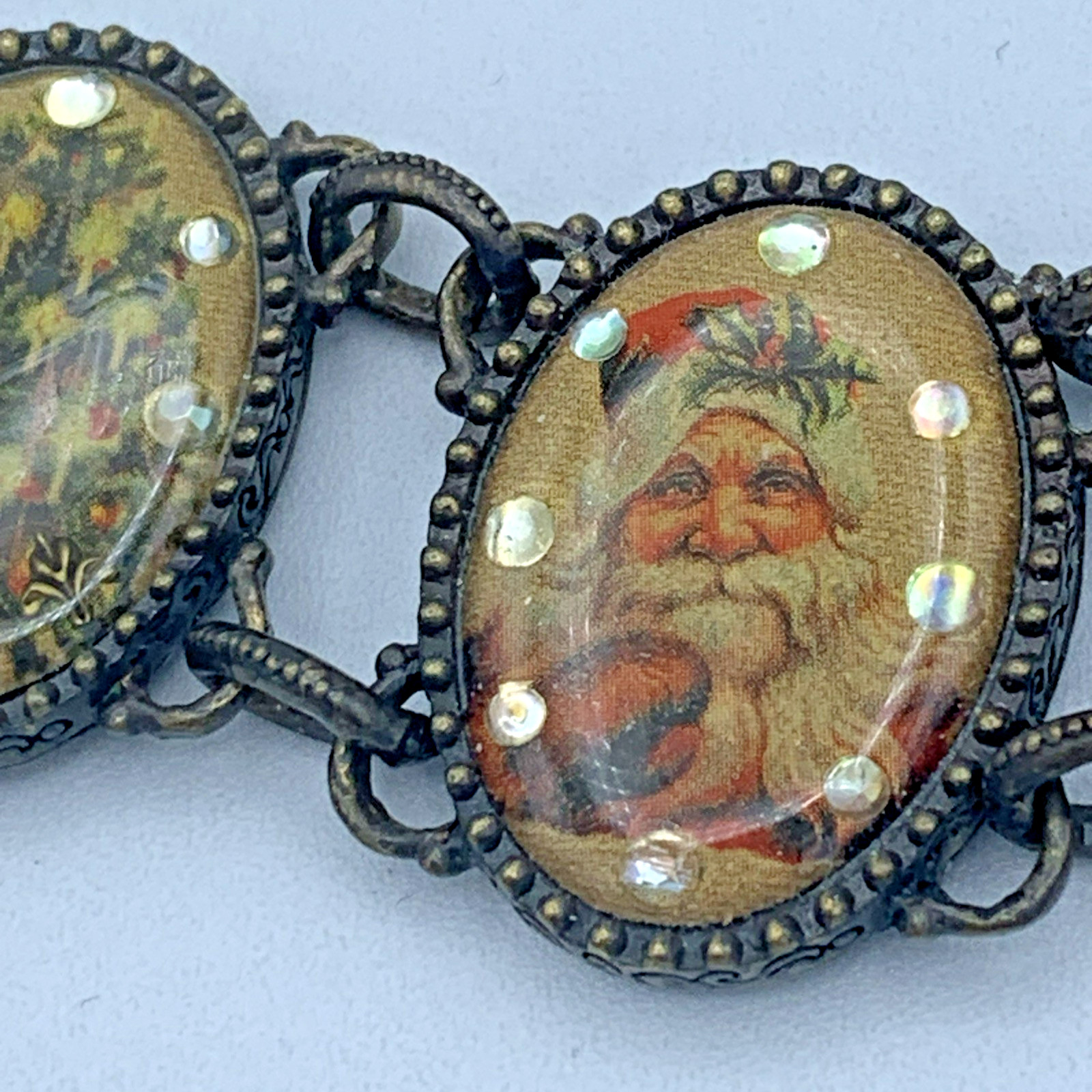 Collectible Vintage Avon Christmas Bracelet 7-7.75 inch B6-39