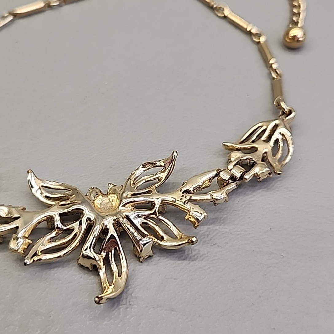 Vintage Flower Necklace Clear Rhinestones Gold Tone Bar Link Chain 17″