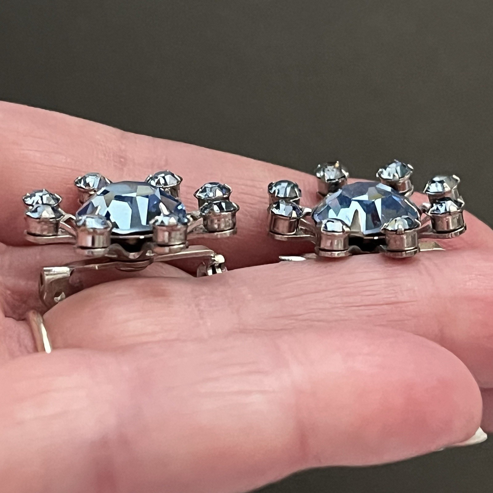 Vintage Set Of 2 Light Blue Rhinestone Silver Tone Cluster Prong Scatter Pins