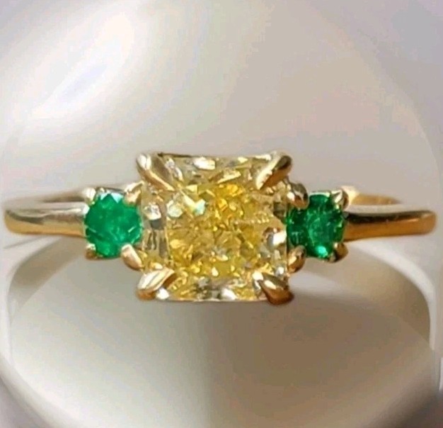 14k Yellow Gold Vintage Engagement ring 1.17ct.Natural Yellow Diamond Radiant