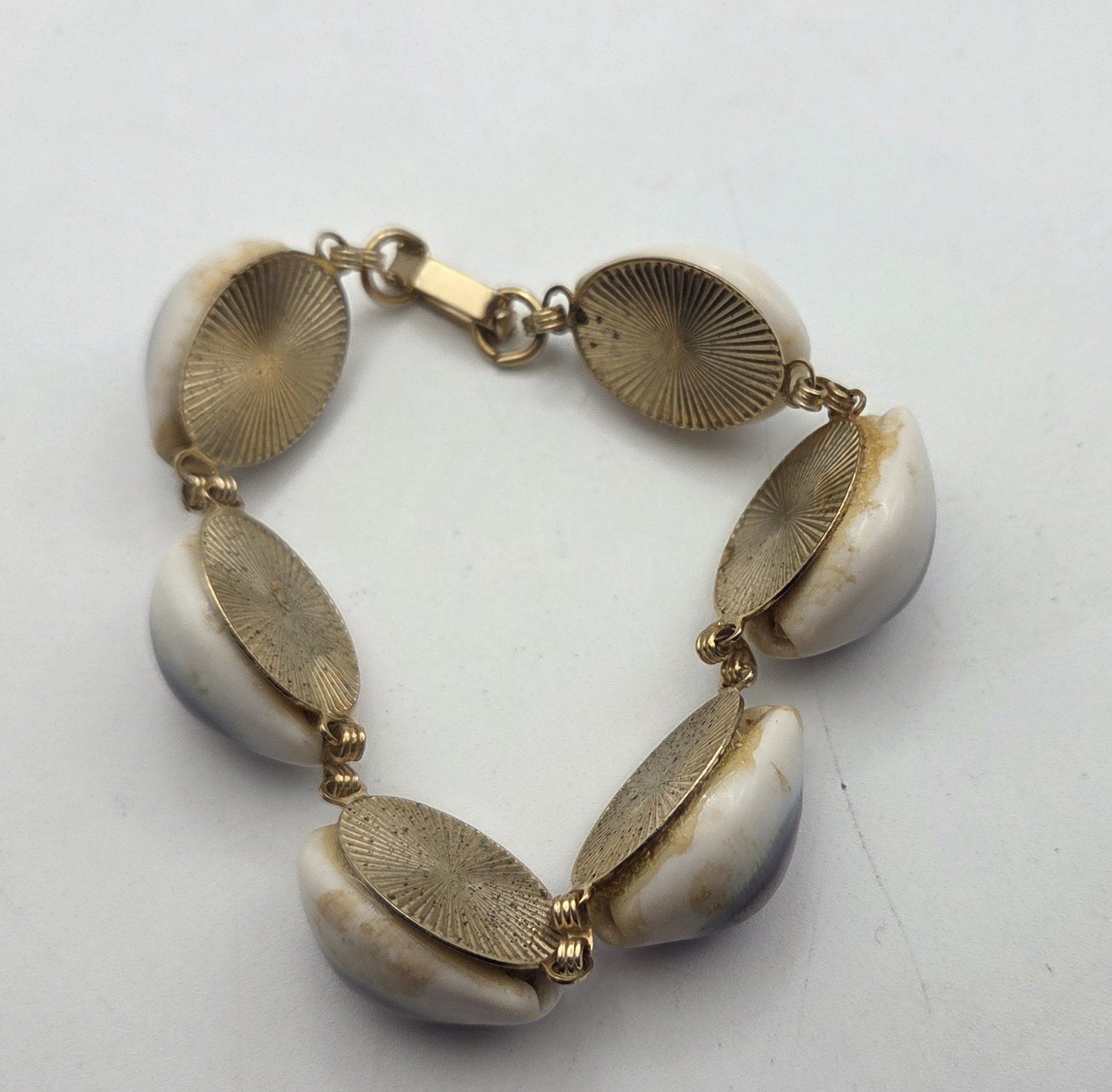 Vintage White Purple Top Cowrie Shell Gold Tone Seashell Bracelet Eyes Unique