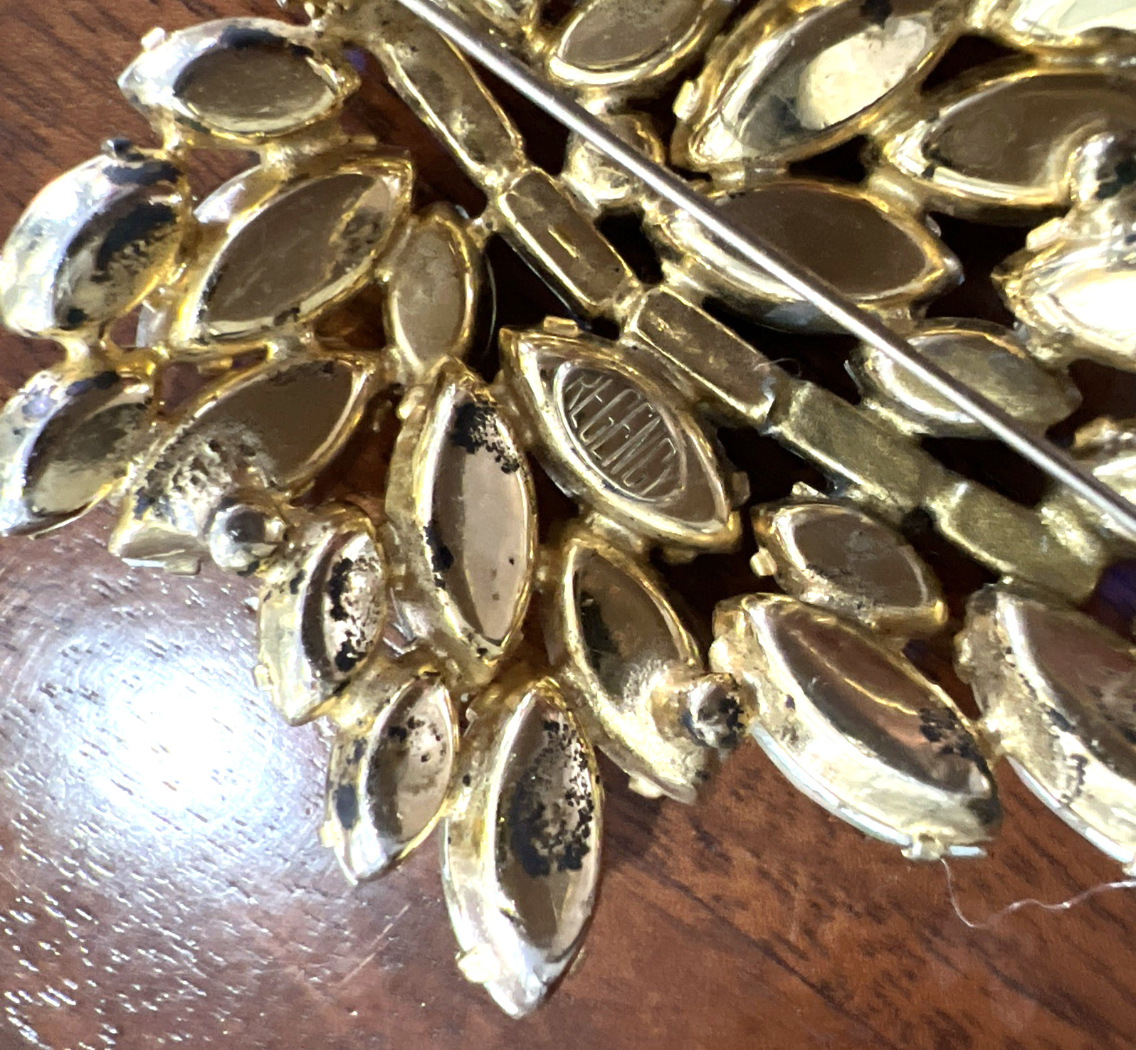 Vtg. 1940-60 SIGNED REGENCY AURORA BOREALIS RHINESTONE LEAF BROOCH & EARRING SET
