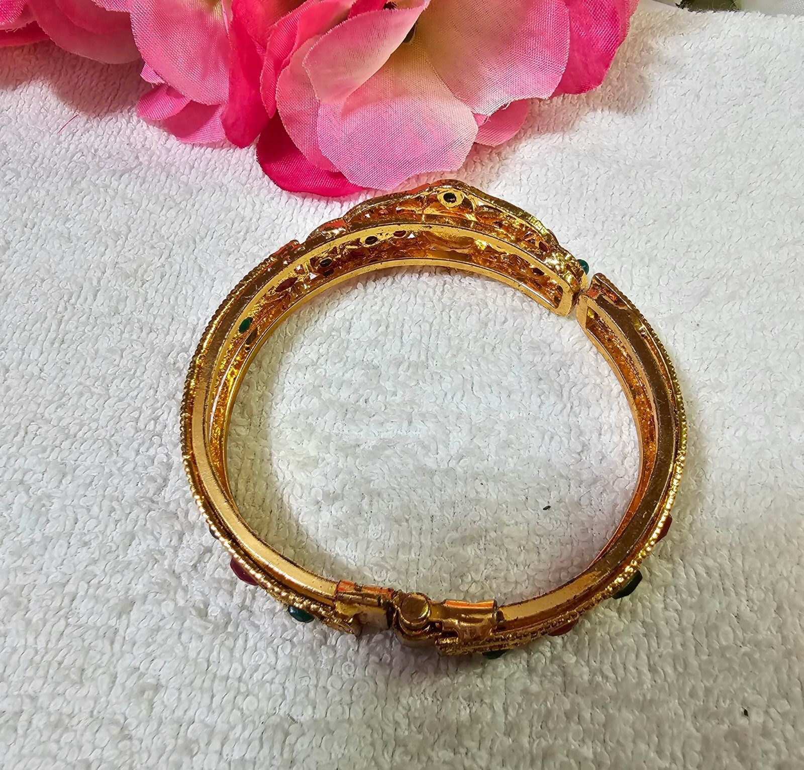 Vtg Goldtone Metal w Tri Color Cut stone & faux pearl Polki Kangan Cuff bracelet