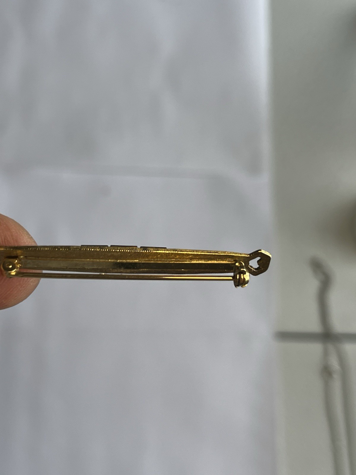 GOLDTONE BAR BROOCH RHINESTONES GREEN AND WHITE 2.25” St. Patrick’s Day