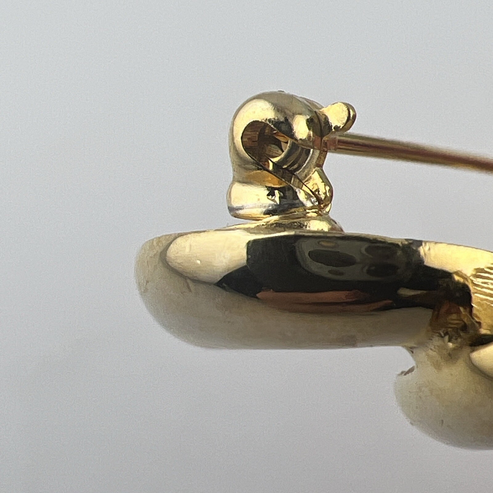 VINTAGE Richelieu faux Perl open work Brooch A-53