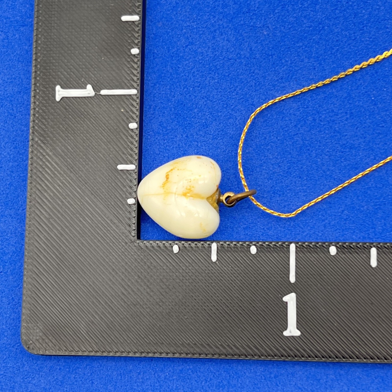 Vintage Puffy Heart Necklace Cream Agate Pendant 14″