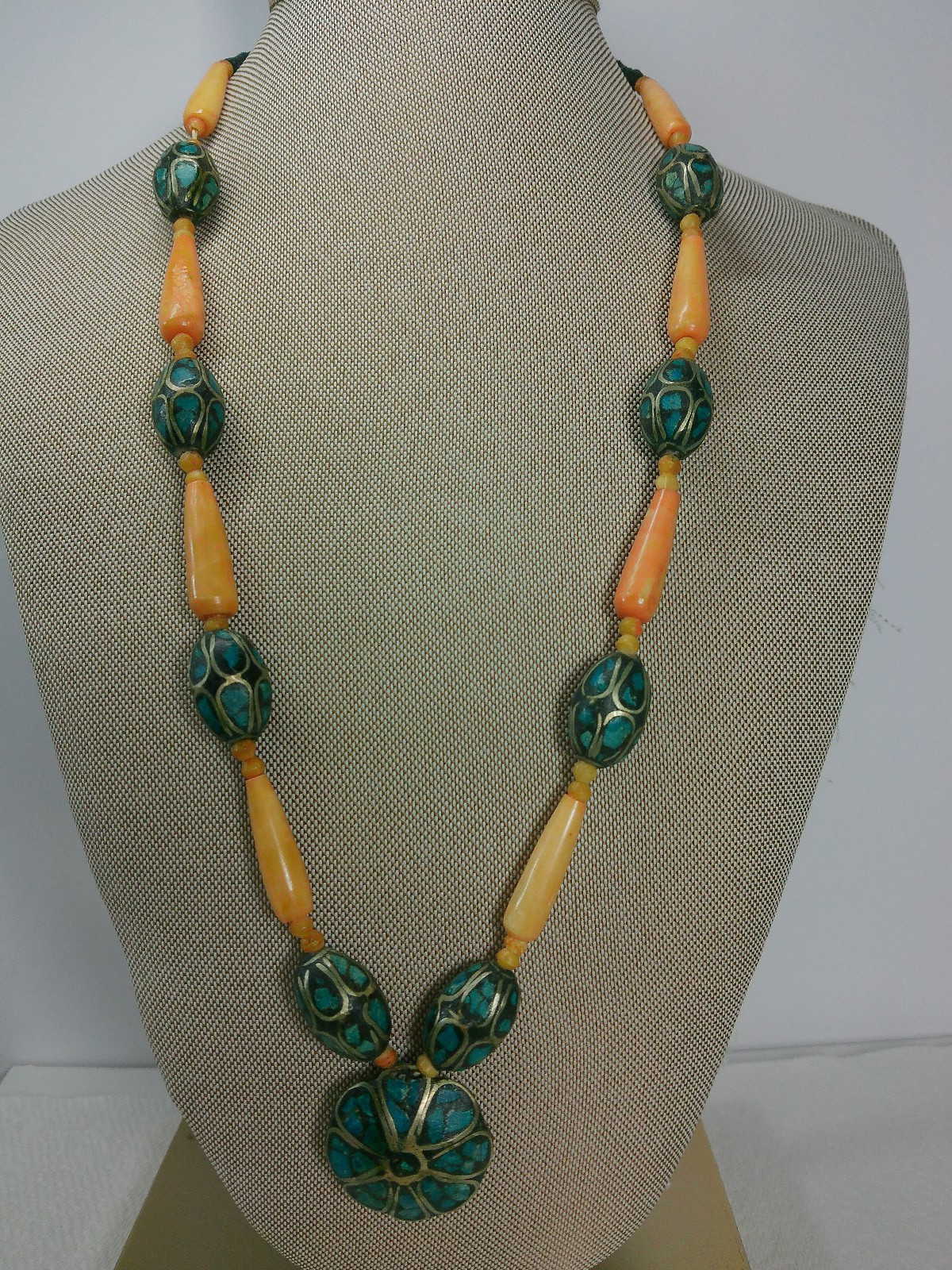 Vtg Turqoise Chip Inlay Silver Cow Bone Beaded Tribal Flower Pendant Necklace