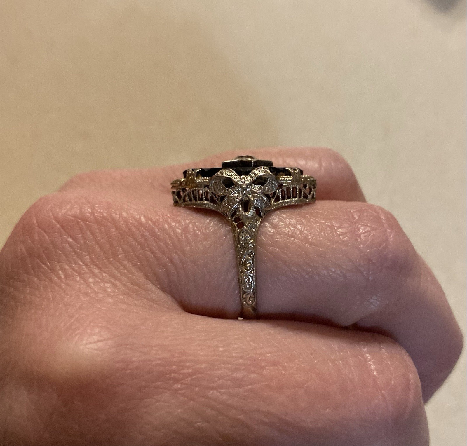 Vintage 14 kt White Gold Onyx Diamond Ring STUNNING!