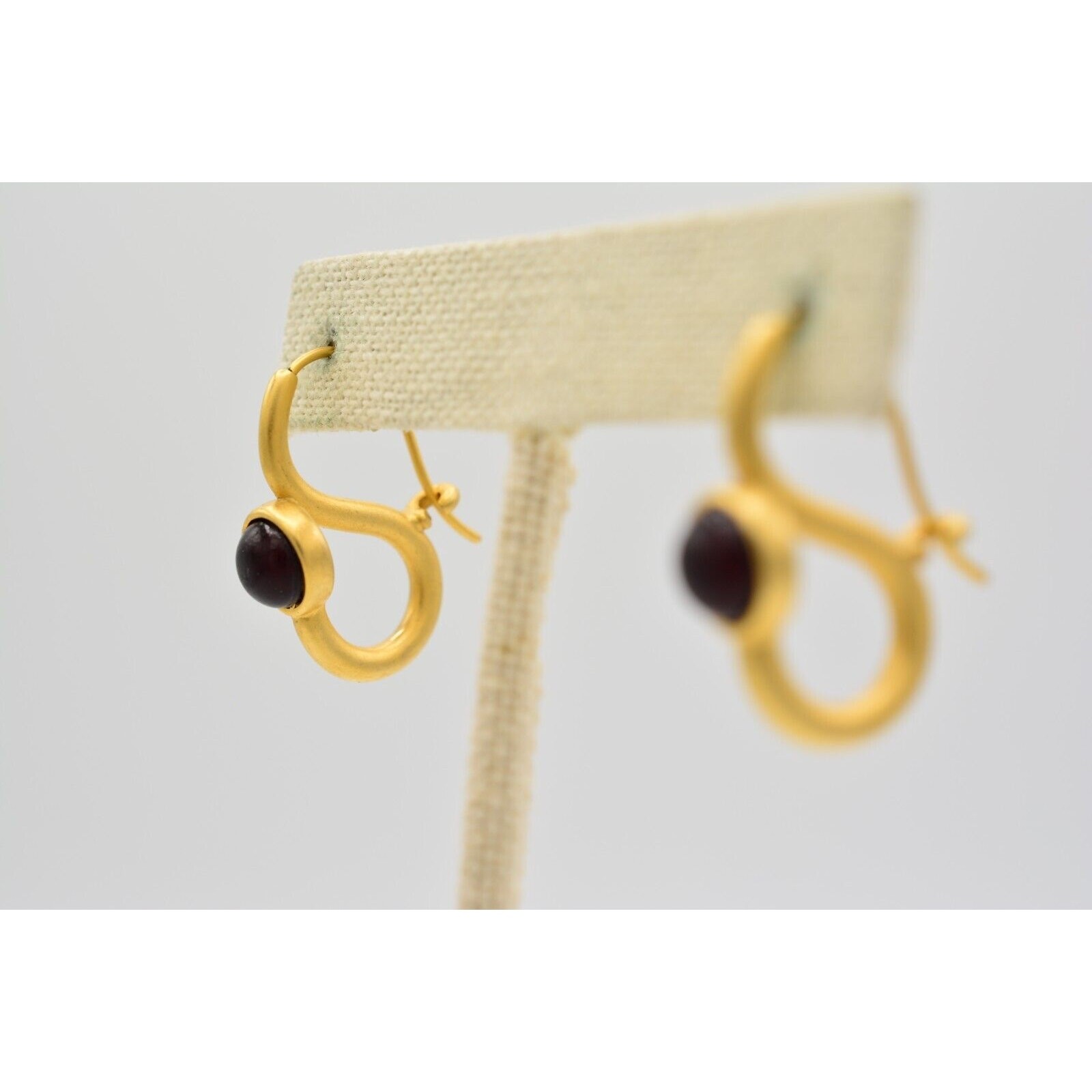 Vintage Cabochon Drop Dangle Earrings Deep Blood Red Brushed Gold 1990s BinAK