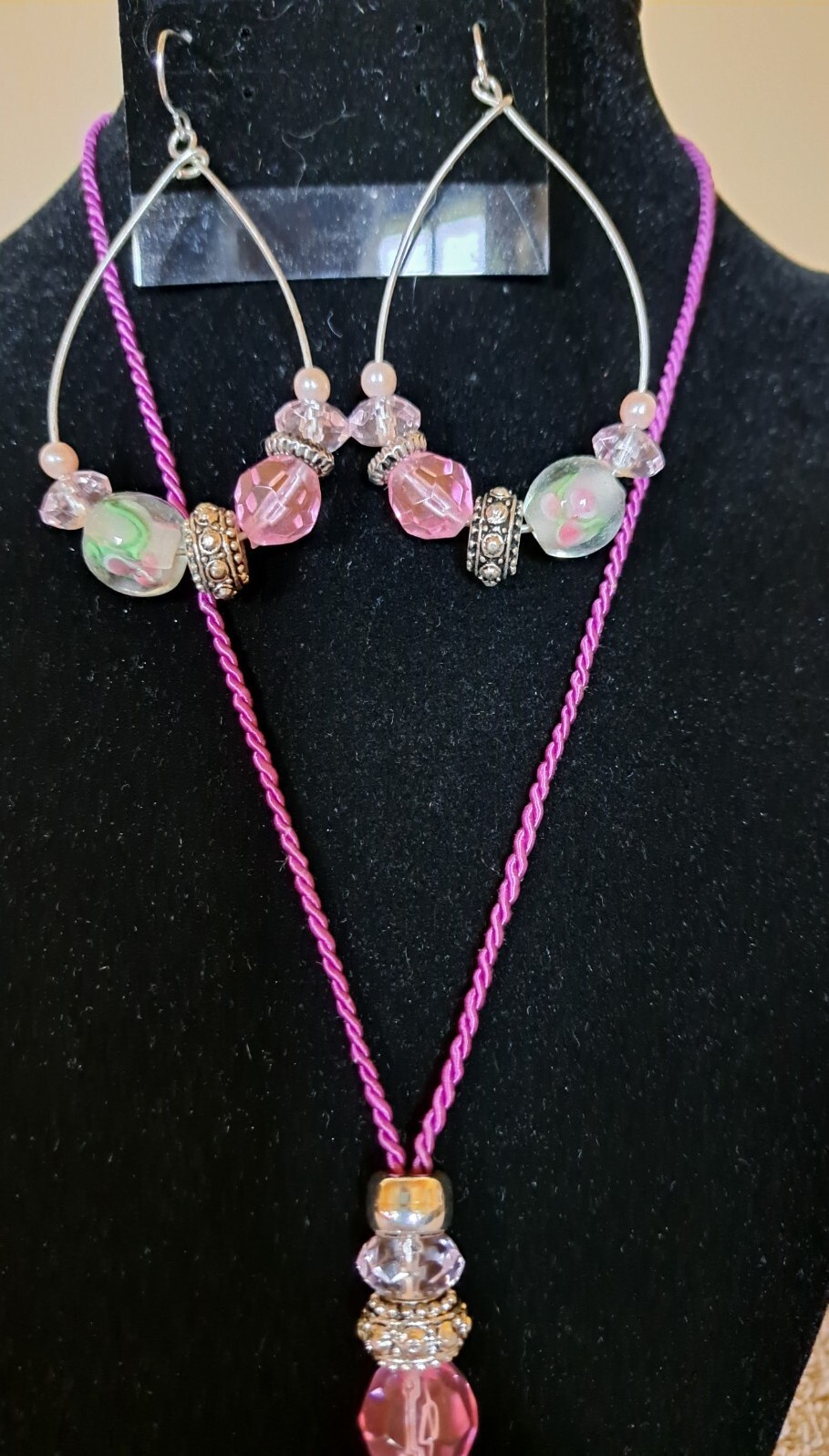Vtg Signed SAQ For Avon Pink & Floral Beaded Silver Tone Necklace & Earring Set