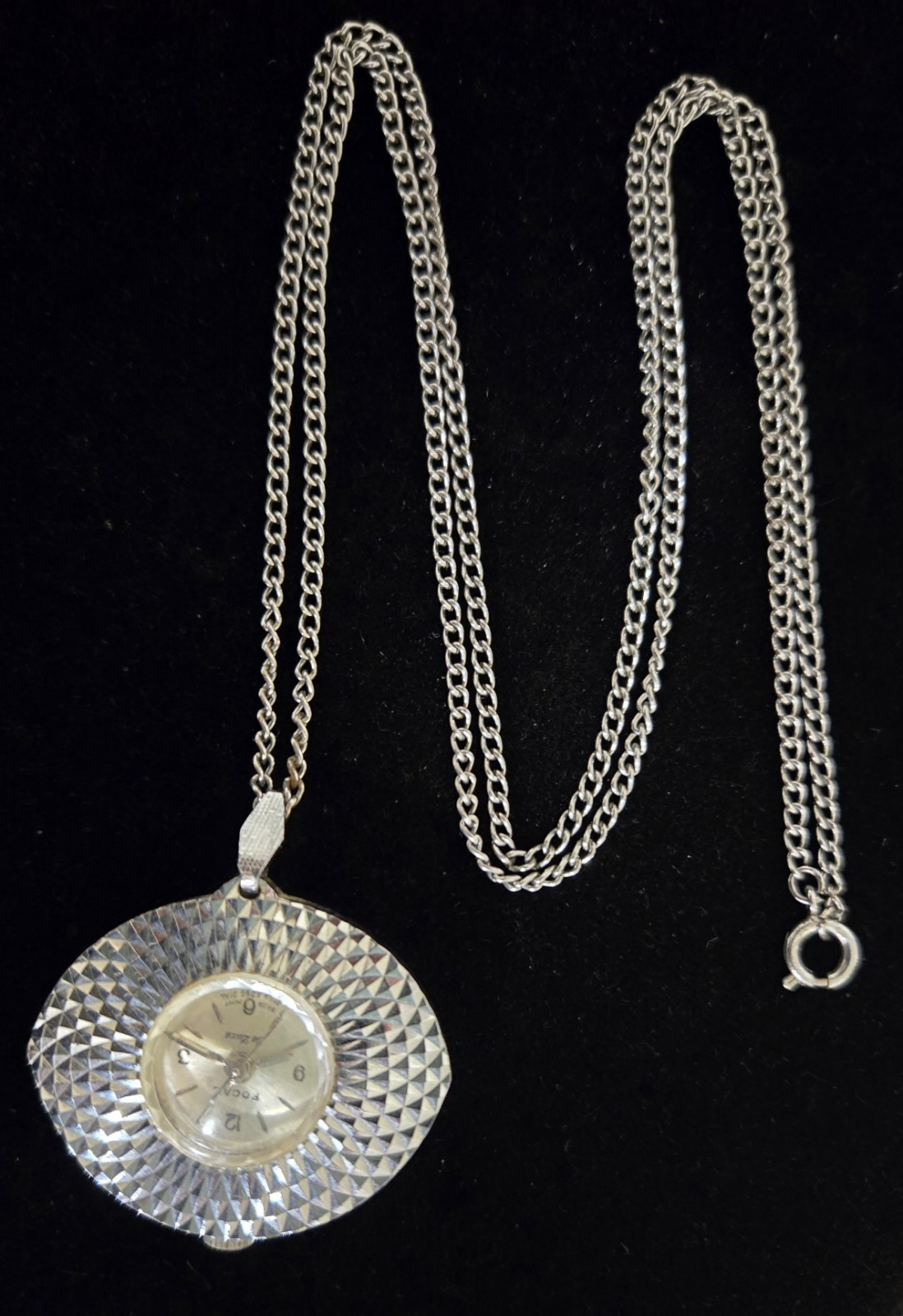 Vintage Focal De Luxe Hand Wind Analog Dial Pendant Watch Necklace Silver Eye