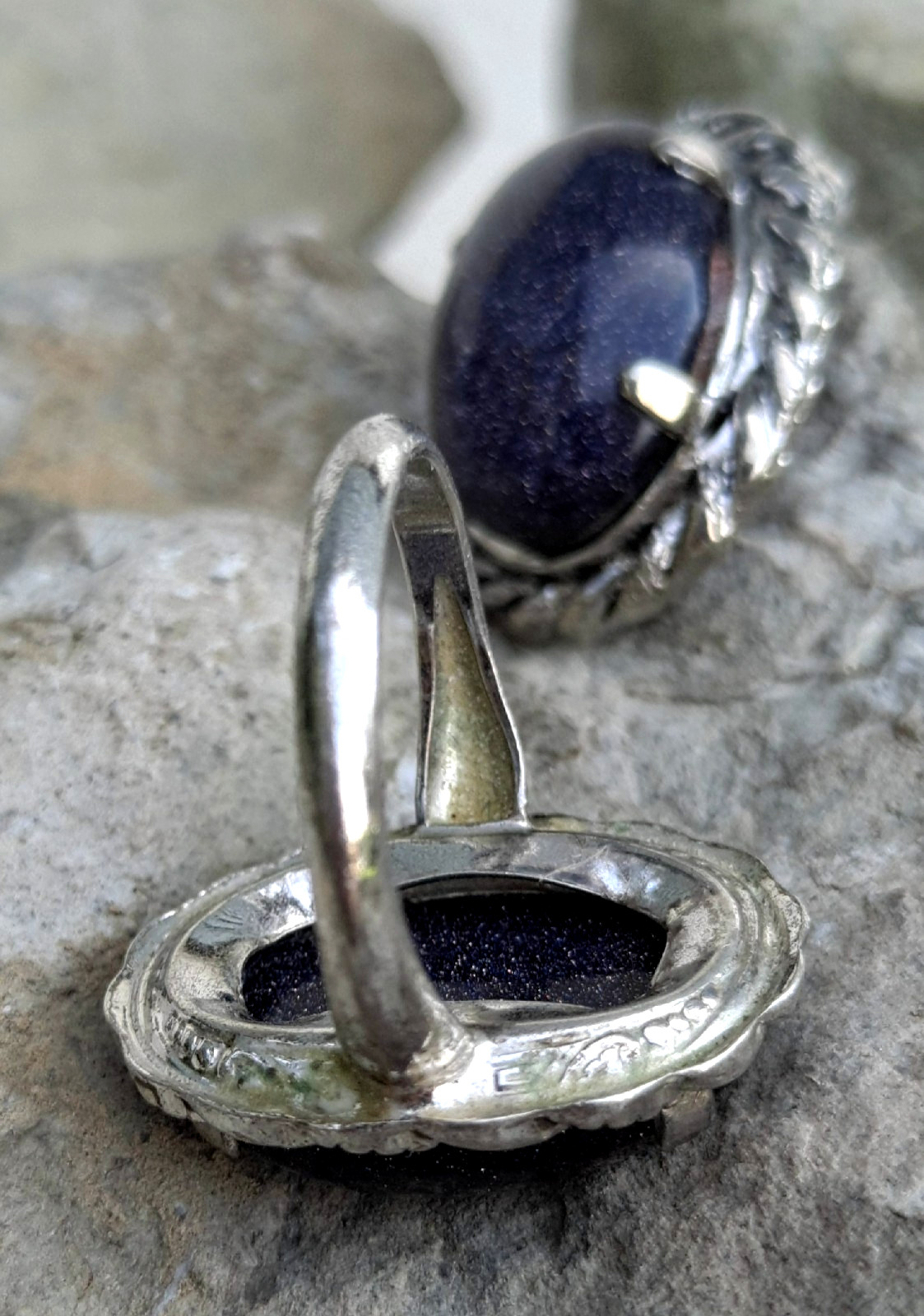 Vintage Sterling Silver Purple/Blue Sunstone Ring & Free Clip Earrings Beautiful