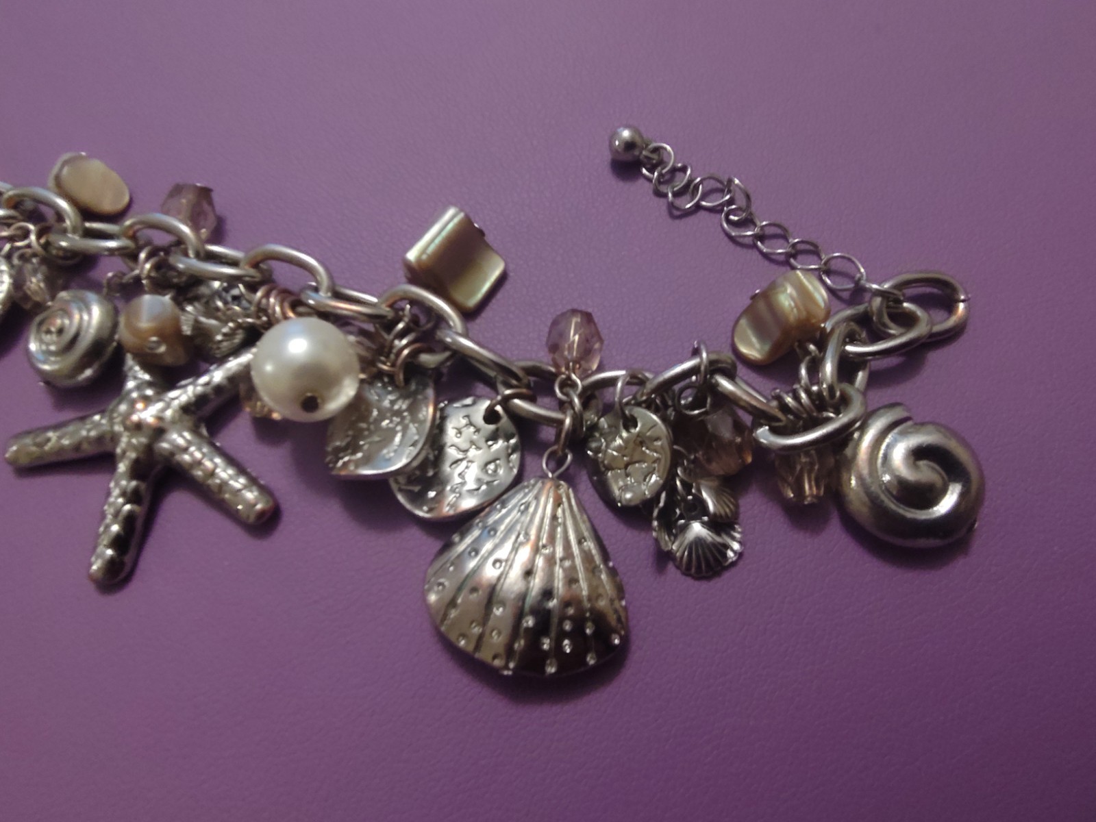 Vintage Charm Bracelet Sea Shells Starfish Silver tone, faux pearl danglers 9″
