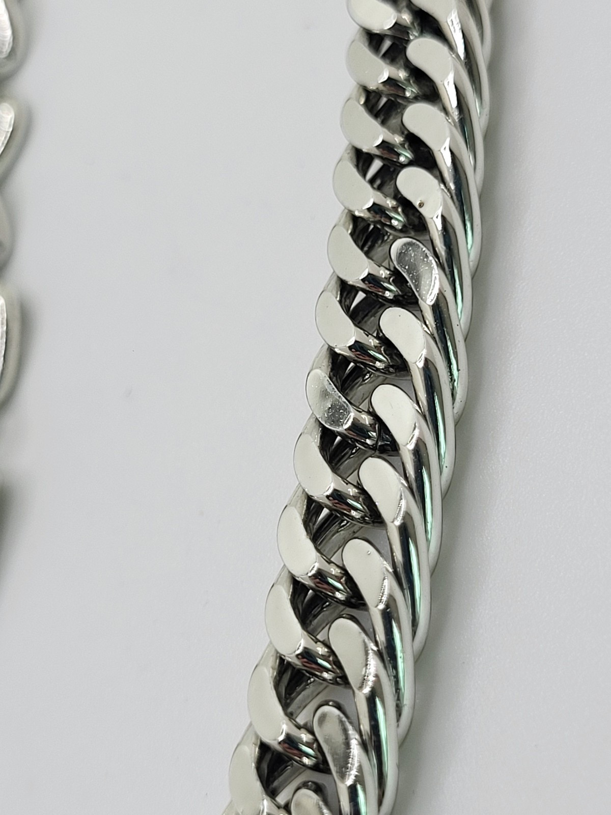 Vintage Rhodium Plated 9mm Curb Chain Choker Necklace 14″- 17.5″ Hook Clasp