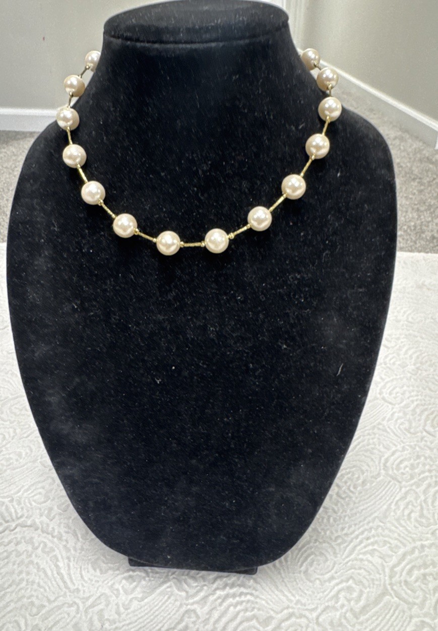 Vintage Faux Pearl Station 17.5” Gold Tone Necklace 19.98 Grams & 10 mm