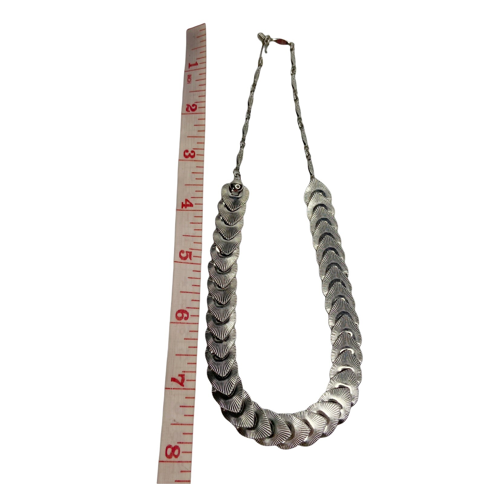 Vintage Silver Tone Articulated Linked Planchette Chain Necklace Ribbed Textured