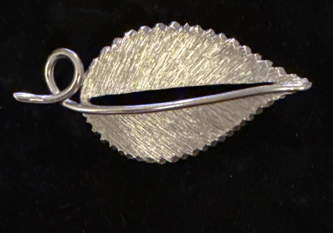 Vintage Silver Tone Leaf Brooch Pin Brushed Textured Swirl Stem 3” Nature