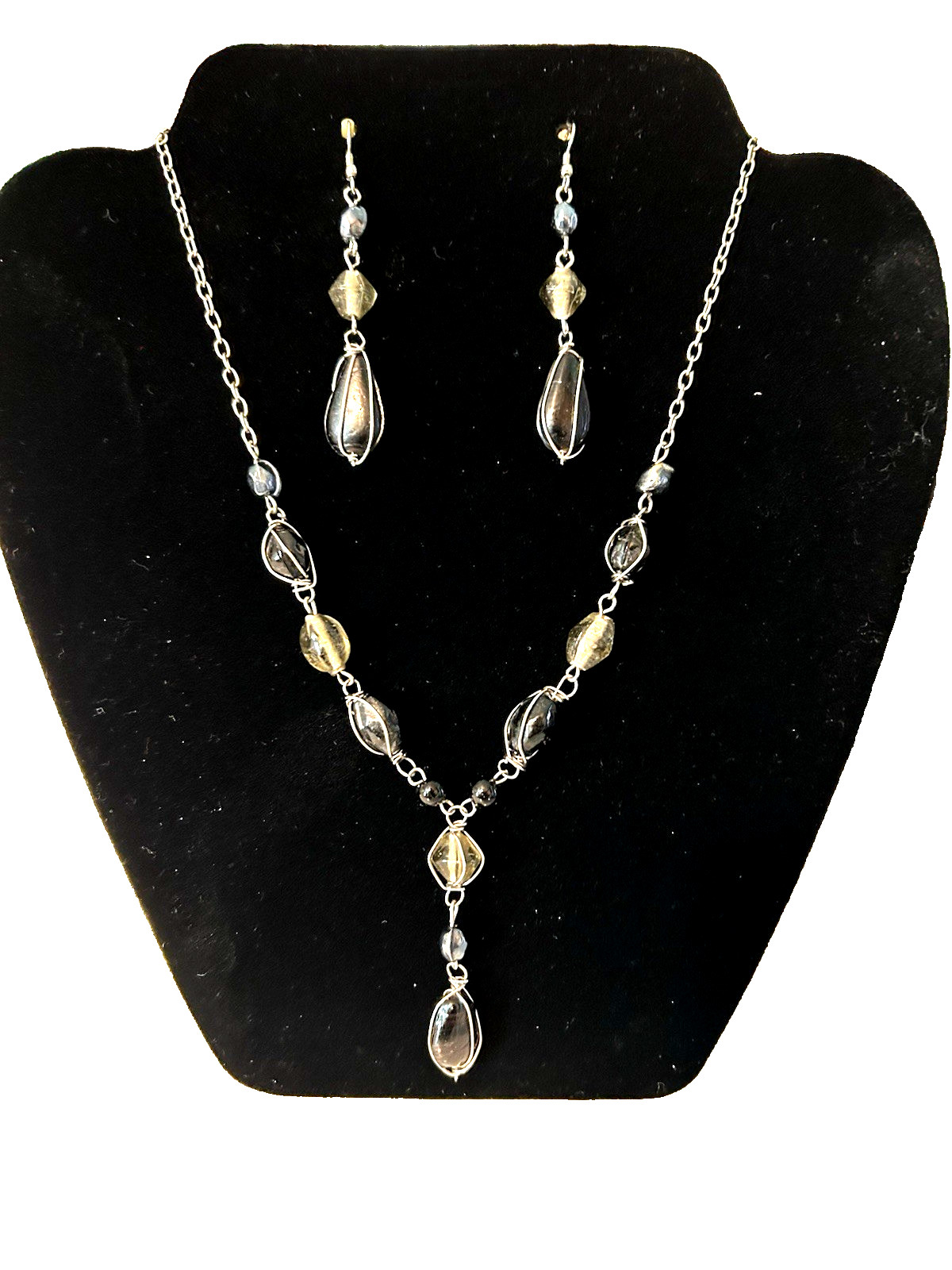 Black & Gray Stone Silvertone Y Necklace 16″ + 3″ Extender & 3″ Earrings EUC