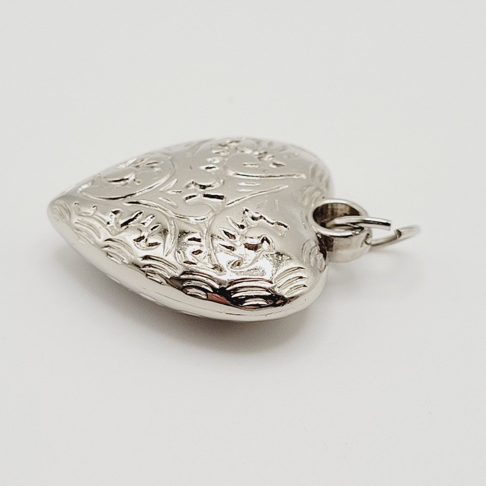 Puffed Puffy Puff Heart Silver Tone Acrylic Engraved Pattern Vintage Pendant