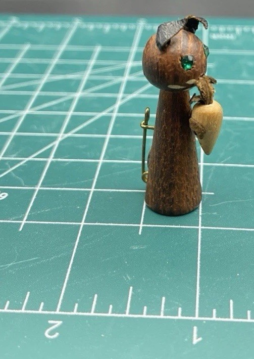 Vintage MCM Wooden Cat & Mouse Pin Green Rhinestone and Leather Accents Denmark