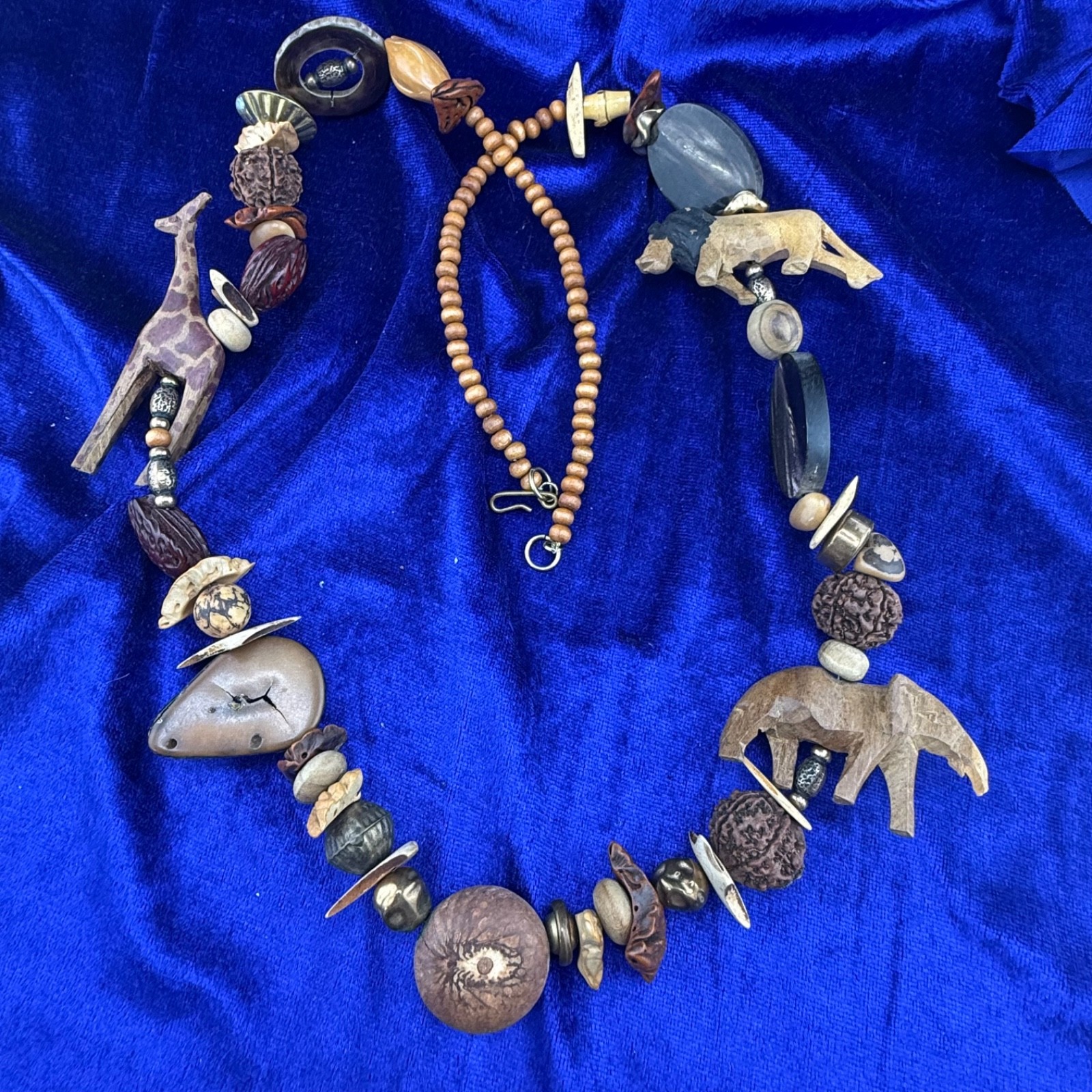 Vintage Wood Carved Necklace Safari Jungle Giraffe Elephant Lion 36”