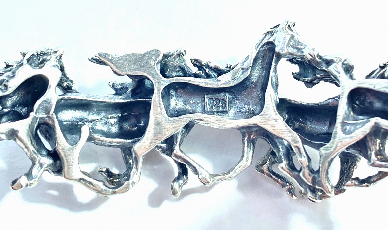 Vintage Sterling Silver 3D Galloping Horses Textured Cuff Bracelet 2 3/8″