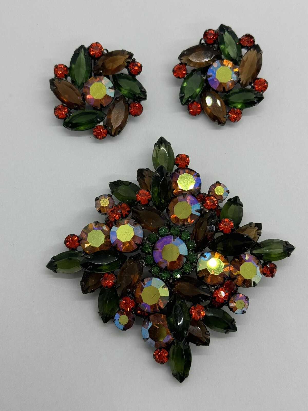 Vintage Juliana Delizza and Elster Brooch and Clip Earrings Set Multicolor