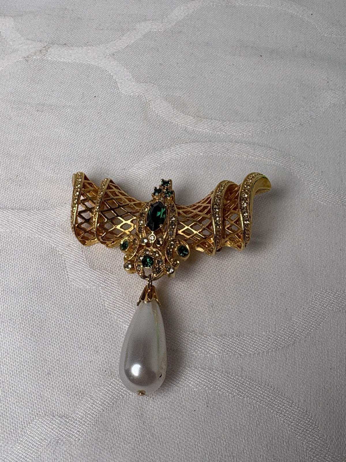 Gold Tone Faux Emerald Green Brooch Faux Teardrop Pearl Dangle Vintage