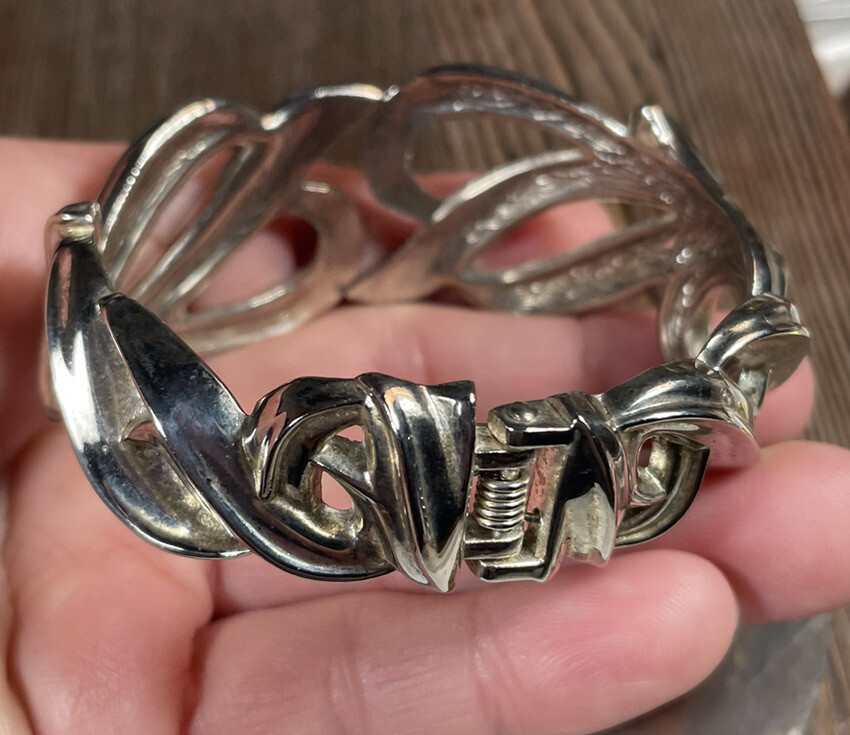 Clamper Bangle Bracelet Silver Tone Open Swirl hinged 7” VTG Bold