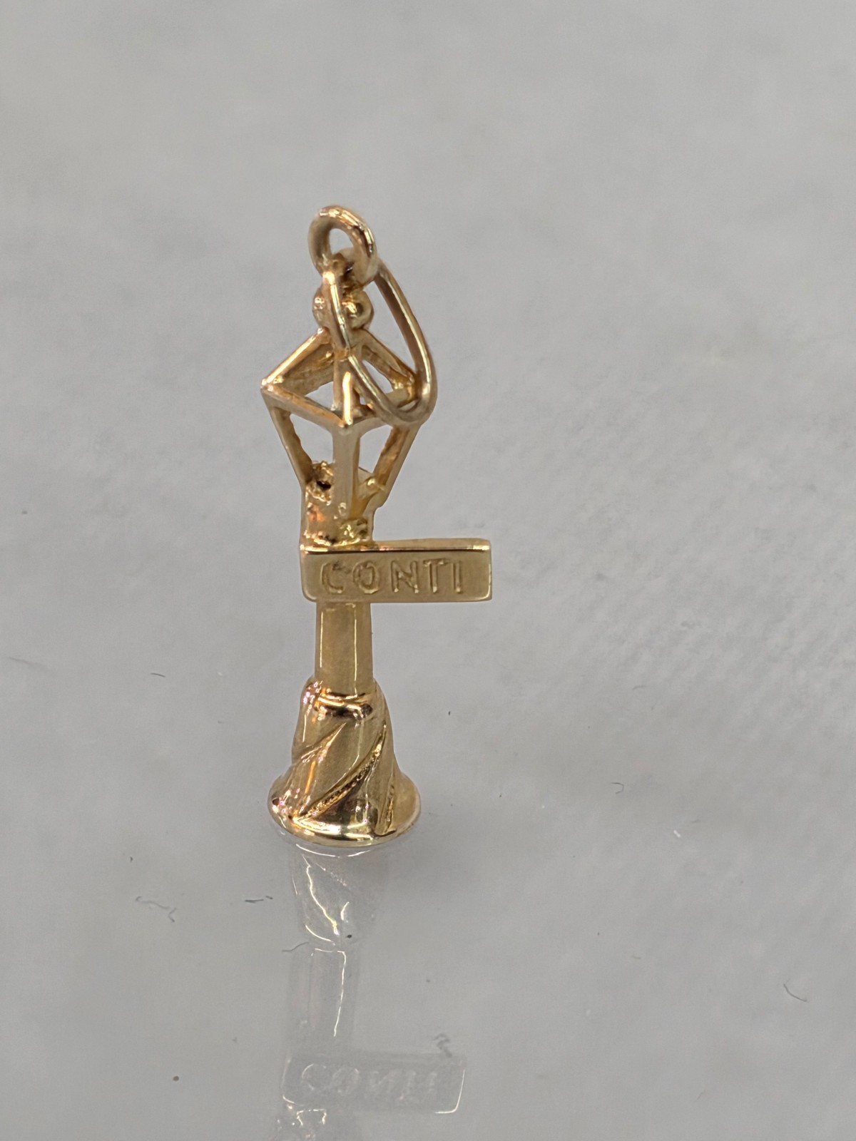 14k Yellow Gold New Orleans Bourbon & Conti NOLA Street Lamp Charm-Pendant.