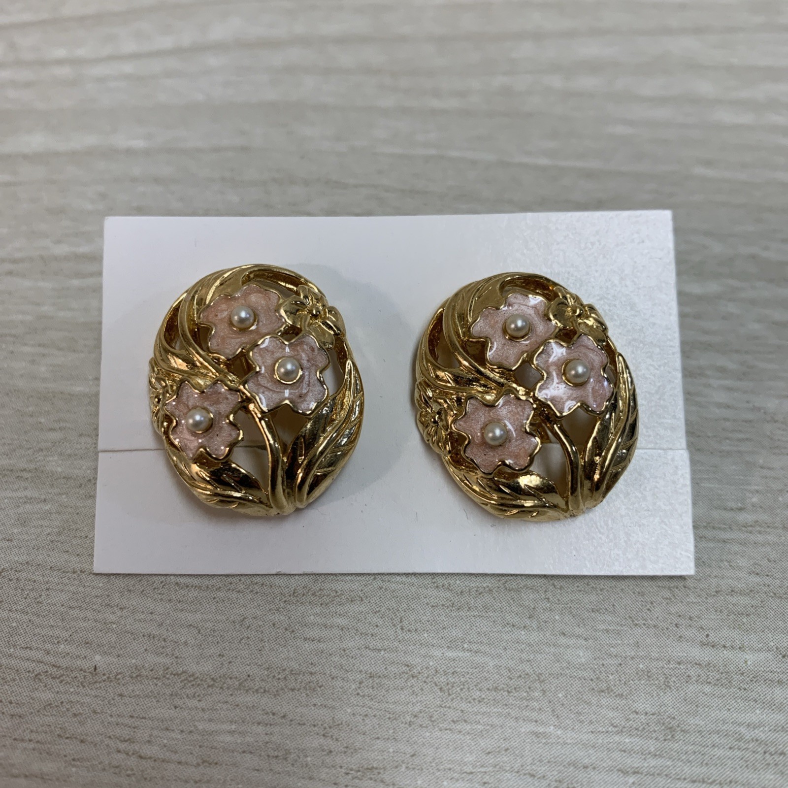 Vintage Avon Springtime Floral Enamel Faux Pearl Flowers Post Earrings