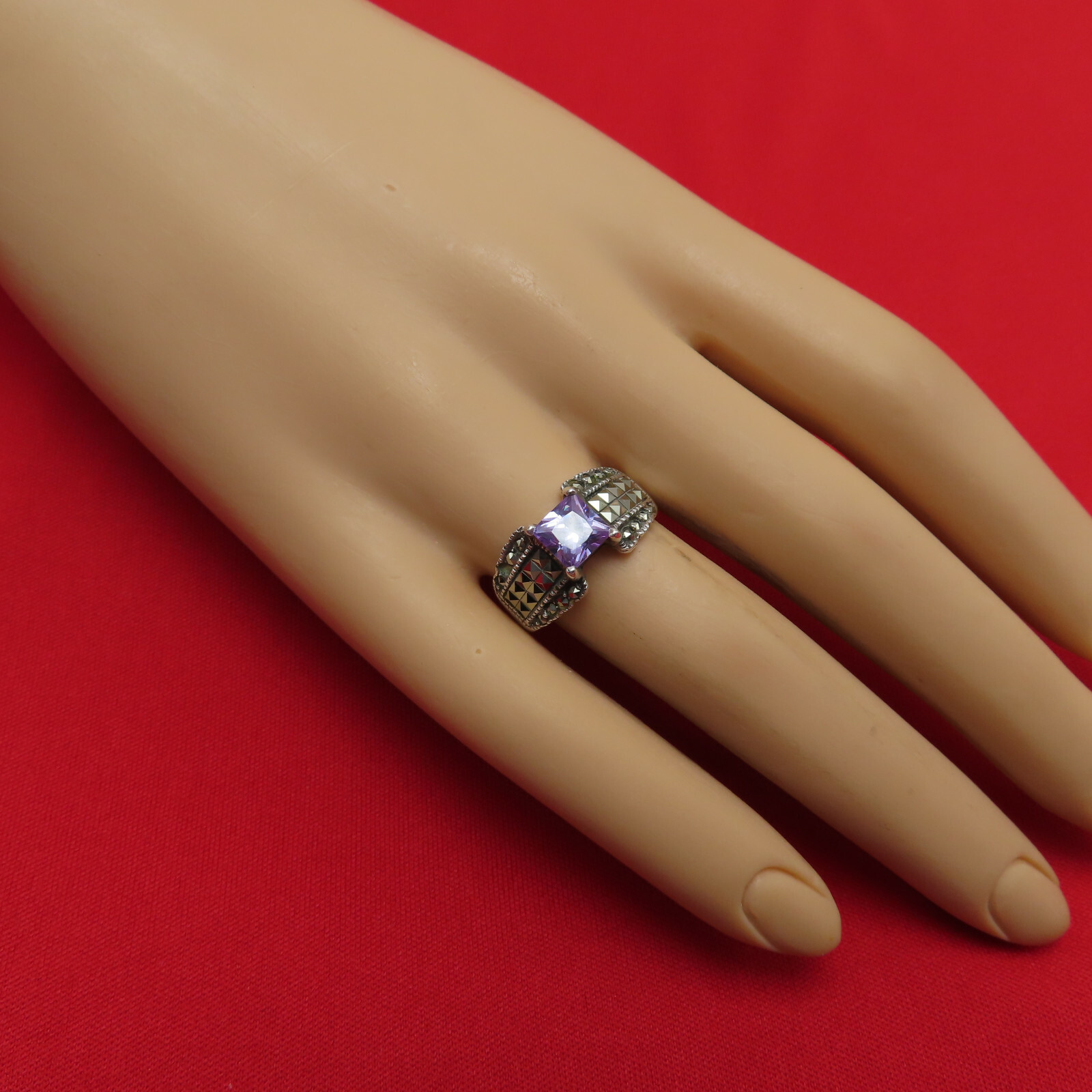 CW Sterling Silver Ring Vintage Purple Solitaire Crystal Size 8 Marcasites 544a