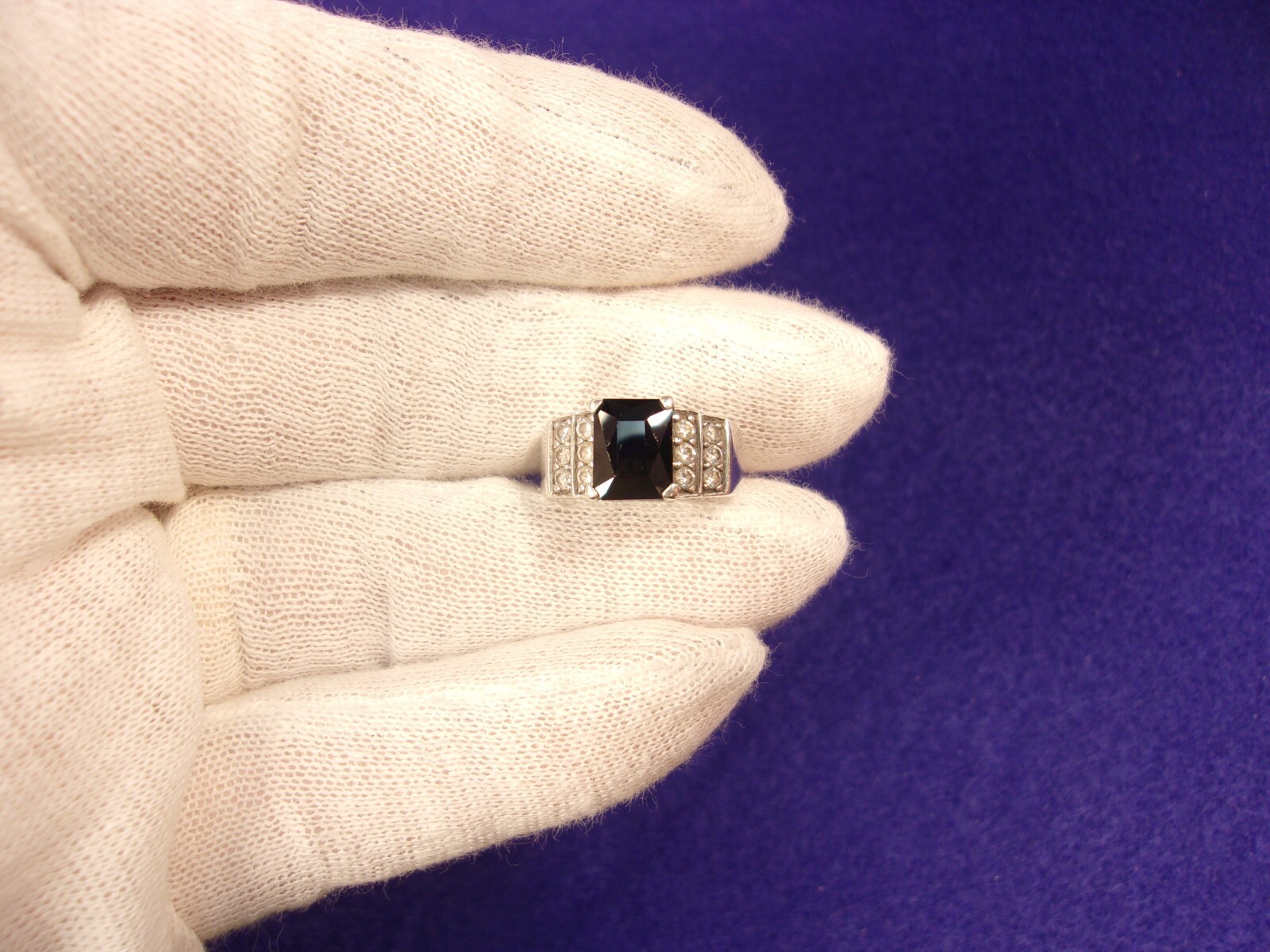 VERY PRETTY OLD VTG LADY’S STERLING SLVER, LAB CREATED SAPPHIRE & CZ ACCENT RING