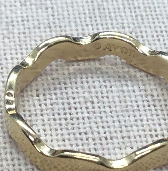 Vintage Avon Gold Tone Costume Wave Design Band Sz 7 H820