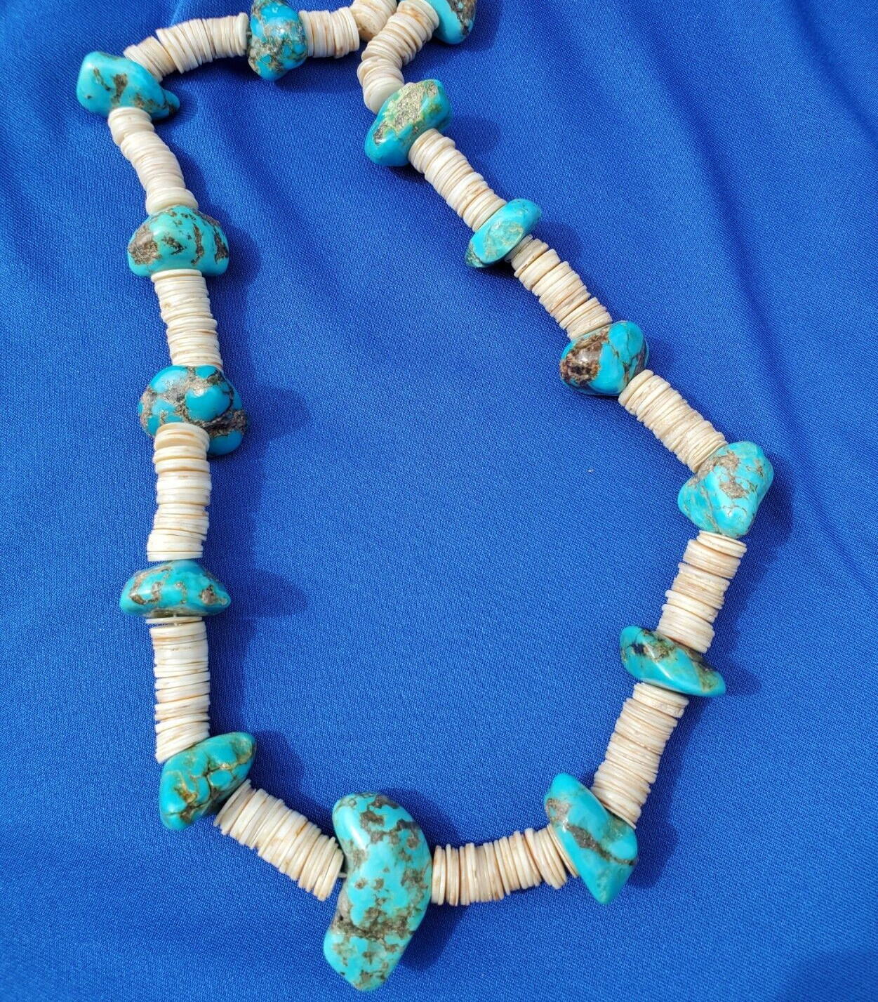 NATIVE VINTAGE SANTO DOMINGO TURQUOISE WHITE SHELL STERLING SILVER NECKLACE 28″