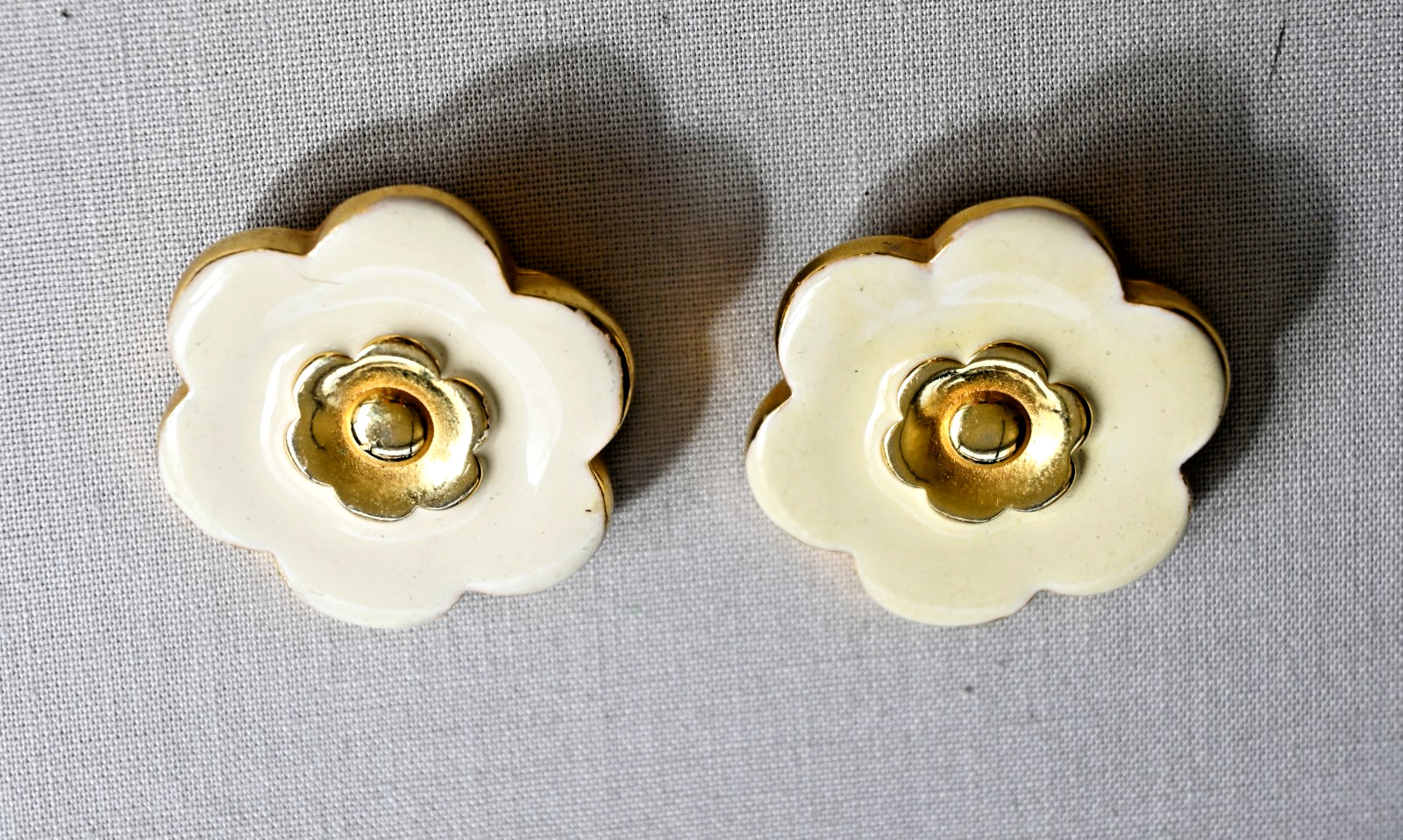 Vintage Gay Boyer White Enamel Flower Gold Tone Floral Clip On Earrings Signed