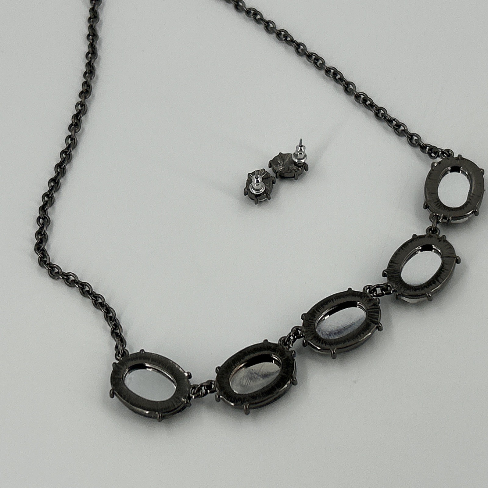Emerald Green Necklace Earring Set Gun Metal Acrylic Modern Choker 17 Inch