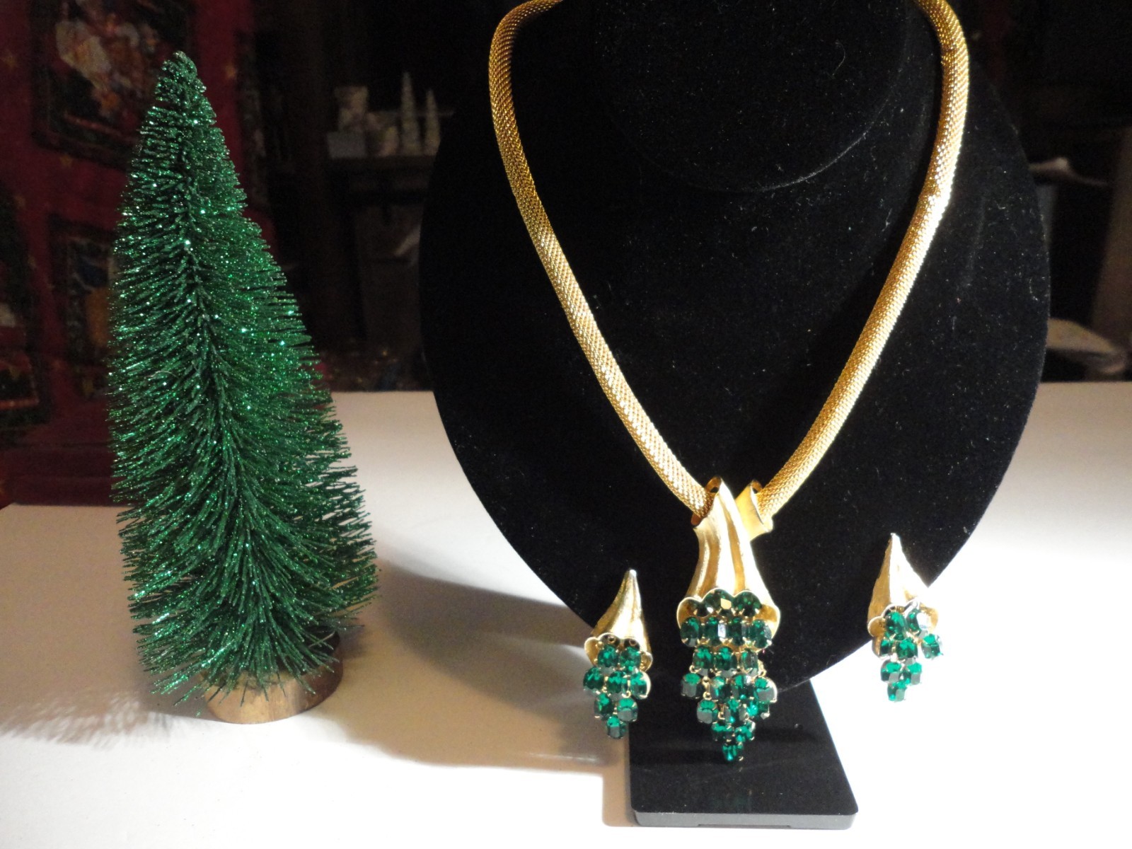 Vintage Estate Necklace & ER with Beautiful Emerald Green Sparkling Stones.