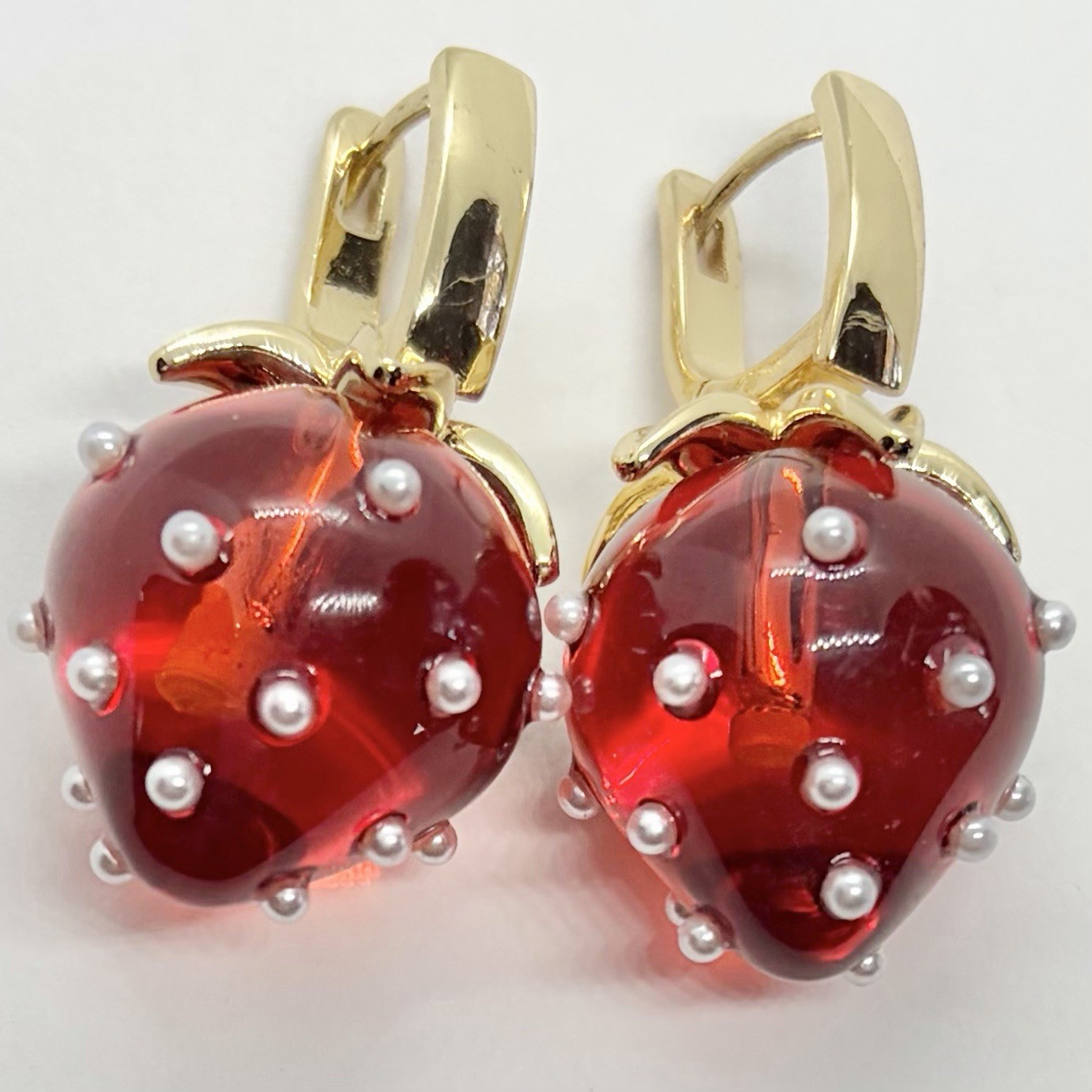 Red Art Glass Strawberry Seed Pearl Dangle Drop Statement Earrings Hinged Post